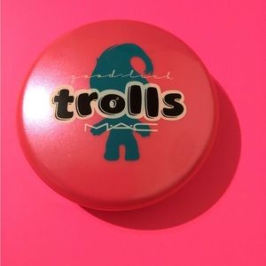 Mac TROLLS Limited Edition Face (Plat It Proper) Powder